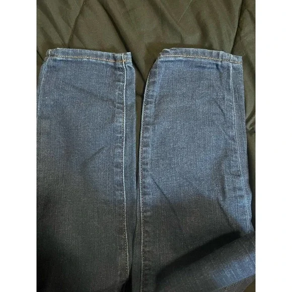 Madewell High-Rise Skinny Jeans - Picture 3 of 6